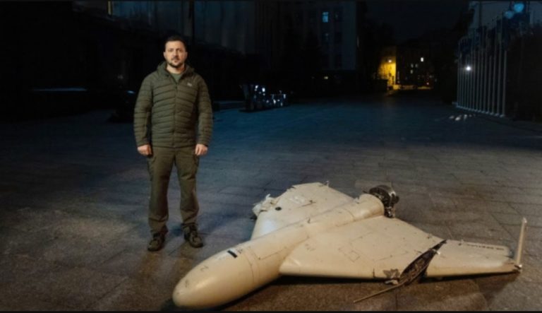 Ucrania atacó un buque iraní en el mar Caspio, mató a un marinero y Zelensky lo celebró en X